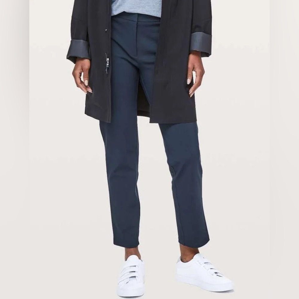 Lululemon On The Move Travel Pant Trouser Navy Size 6 Light Weight